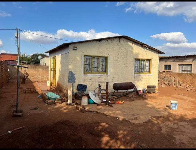 2 BEDROOM HOUSE FOR SALE IN SOSHANGUVE EAST